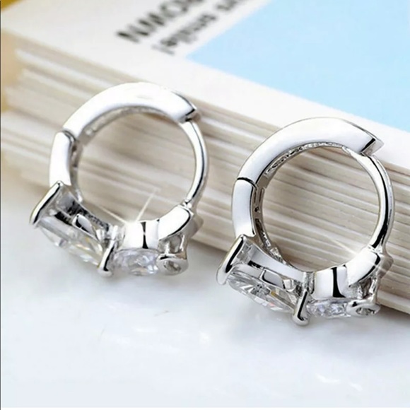 Sapphire 💯 Authentic - Picture 3 of 5